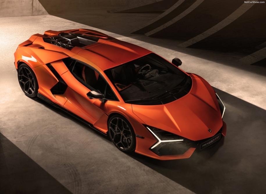 Lamborghini: αγγίζει τις 10.000 πωλήσεις