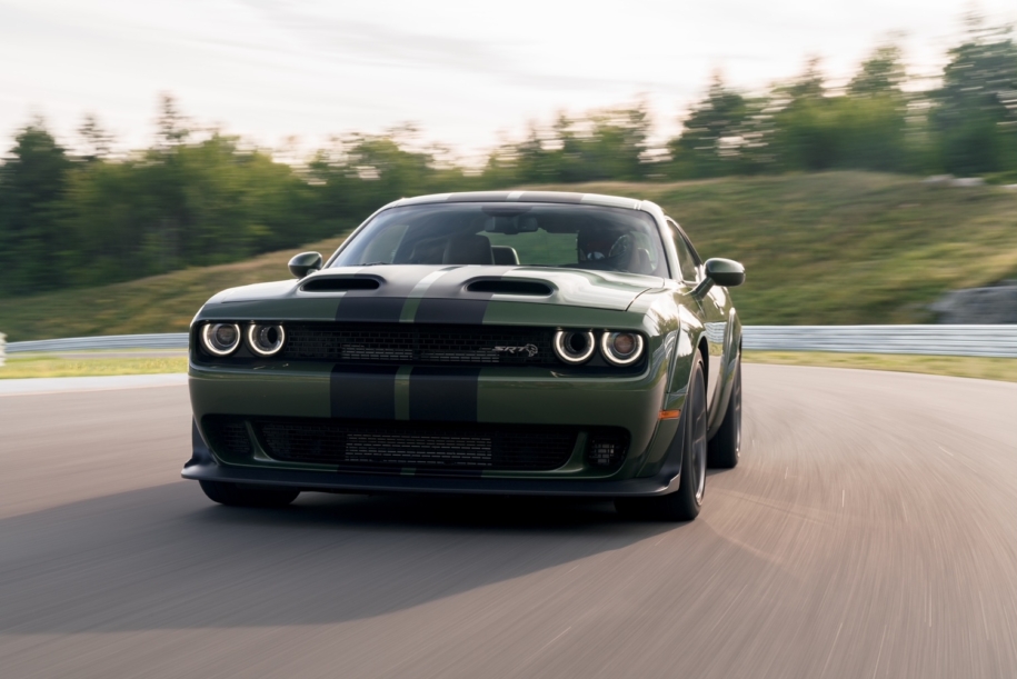 Dodge Challenger SRT: εκεί που τα λάστιχα πεθαίνουν!