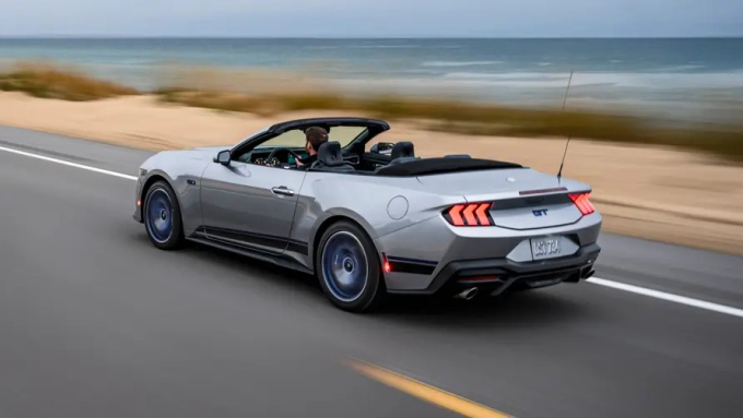 Ford Mustang GT California Special: διαβολεμένα ελκυστική! [Βίντεο]