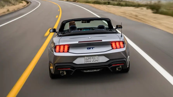 Ford Mustang GT California Special: διαβολεμένα ελκυστική! [Βίντεο]
