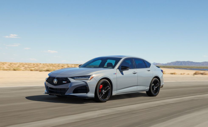 Acura TLX: η επίθεση του Σαμουράι! [Βίντεο]