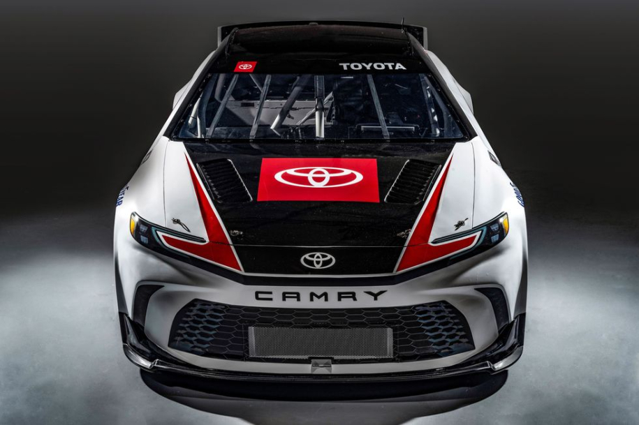 Toyota Camry NASCAR Cup Car: με νέα «πανοπλία» [Βίντεο]