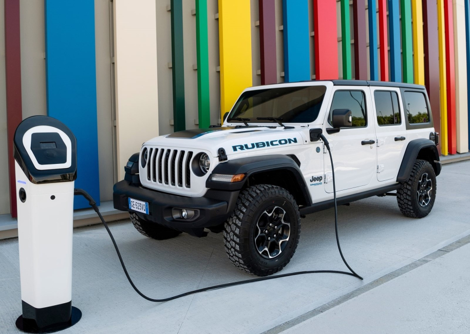 Jeep Wrangler: «ψήνεται» το ηλεκτρικό! [Βίντεο]