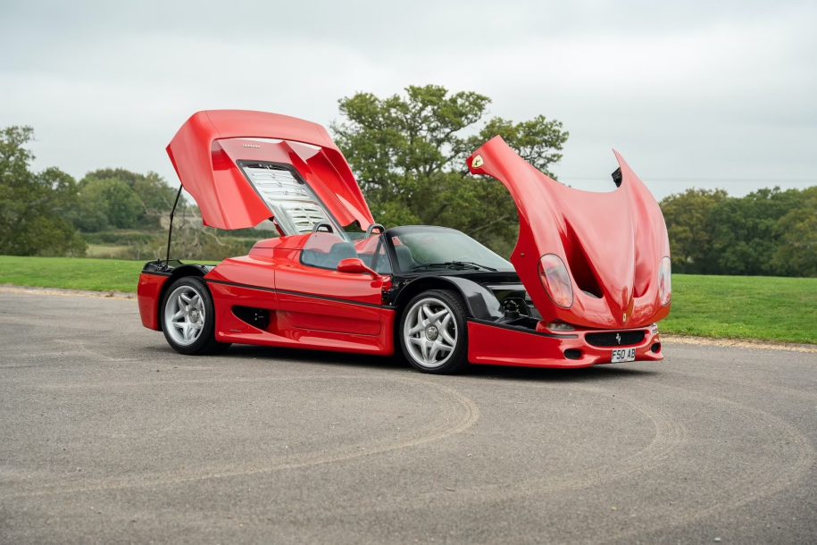 Σε δημοπρασία η Ferrari F50 του Ρόντ Στιούαρτ