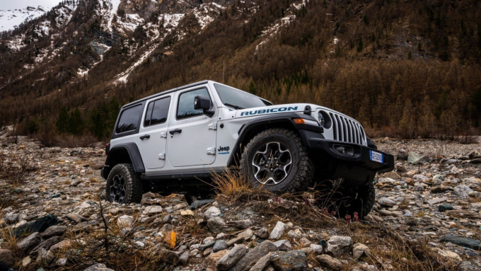 Jeep Wrangler: «ψήνεται» το ηλεκτρικό! [Βίντεο]