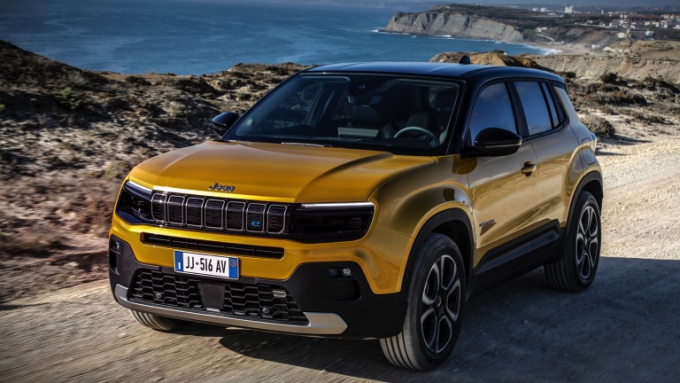 Jeep Avenger Electric: ξαναμοιράζει την τράπουλα [Βίντεο]