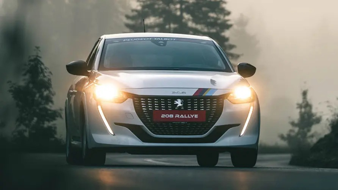 Peugeot 208 Rallye: ιμιτασιόν Rallye!