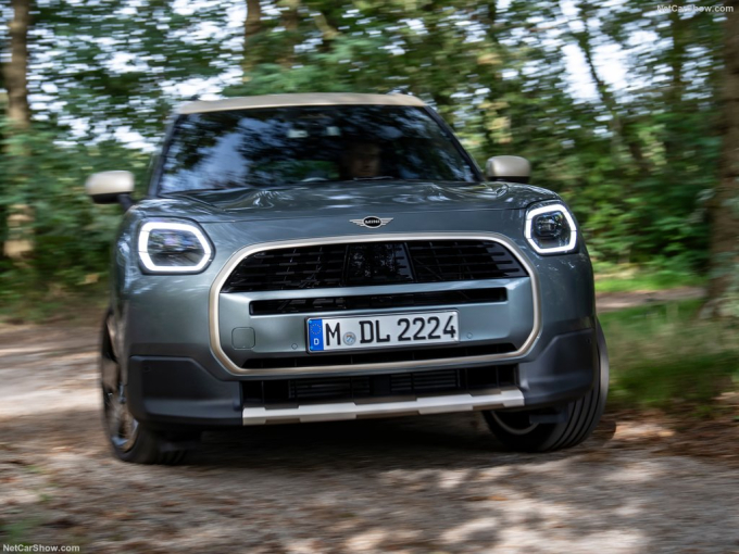 Το νέο MINI Countryman C συνδυάζει την ευελιξία με την διασκεδαστική οδήγηση