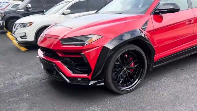 Lamborghini Urus 6×6: μεγαλοπρεπές τέρας!