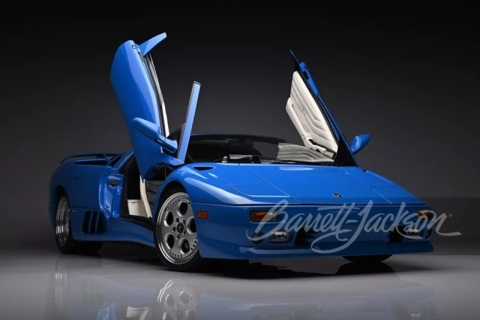 Lamborghini Diablo VT Roadster: στο «σφυρί» το supercar του Ντόναλντ Τραμπ