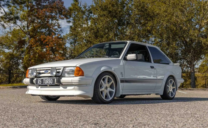 Ford Escort RS Turbo: Βρετανικό hot hatch στο σφυρί!