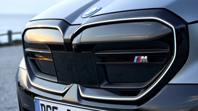 Νέο BMW i5 XDrive 40: Η πολυτέλεια έρχεται με 390 ίππους
