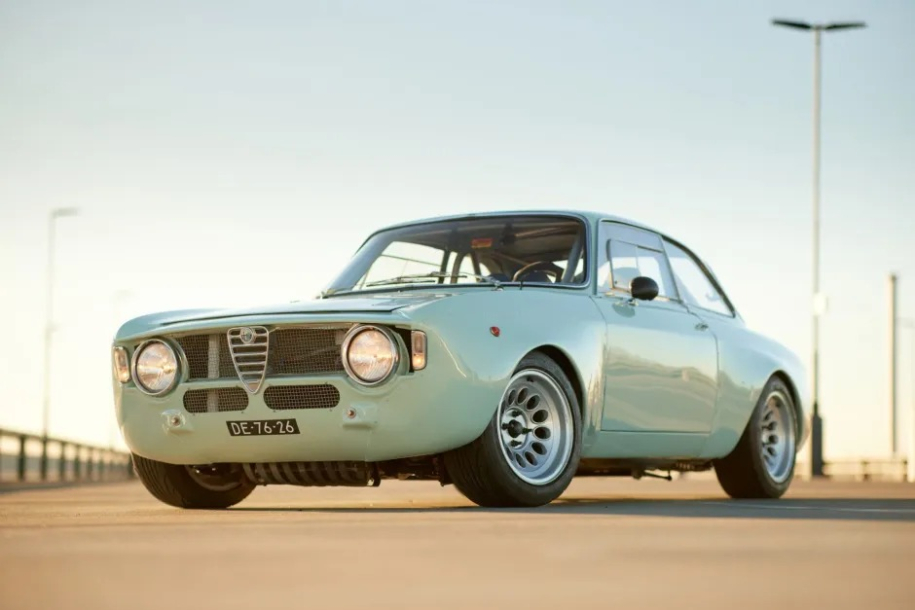 Alfa Romeo GT 1300 Junior: Μια ξεχωριστή GTA [Βίντεο]