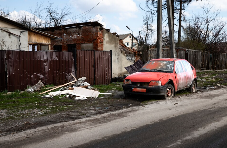 abandoned car