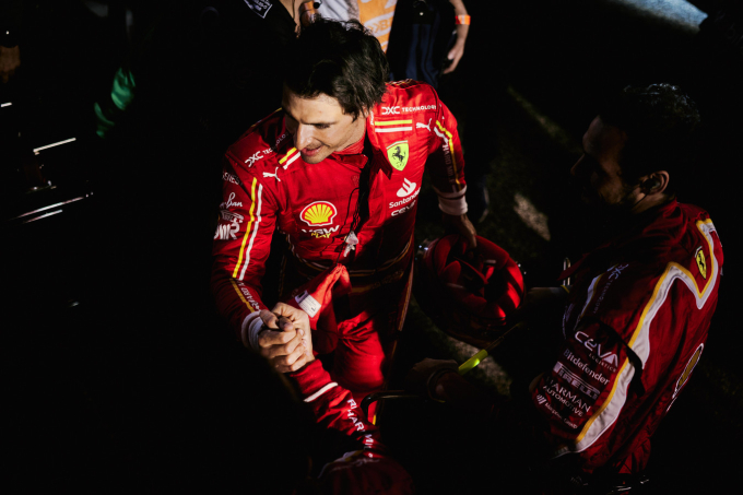 Formula 1: Διχασμένοι στη Ferrari! Φωνάζουν οι Τιφόζι! (Βίντεο)