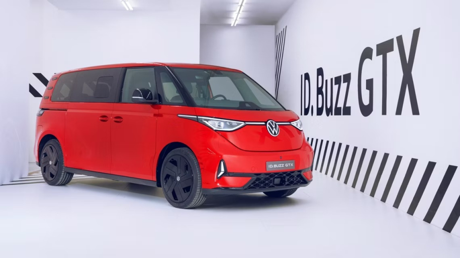 Volkswagen Buzz GTX: Πρεμιέρα για το σπορ ηλεκτρικό GTI βαν με τους 335 ίππους!