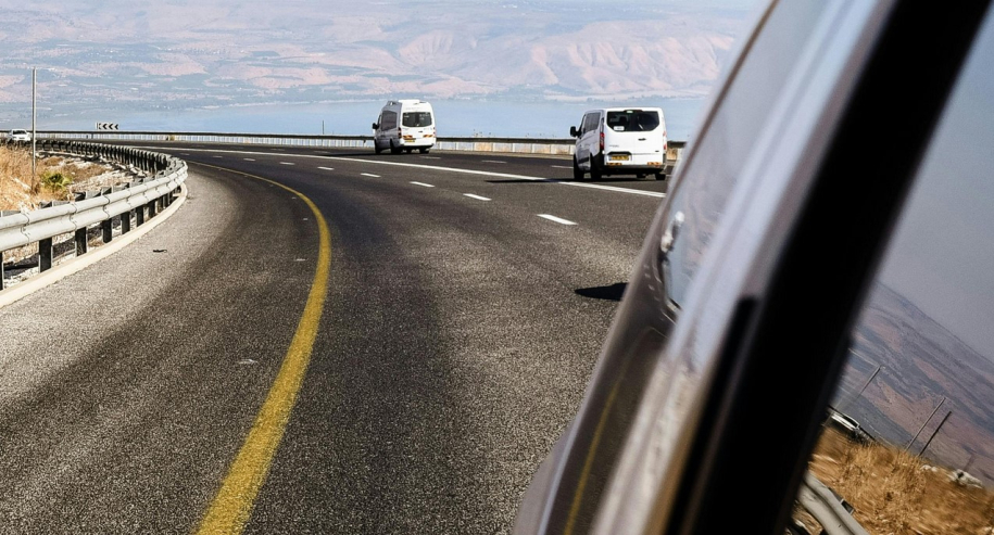 Οδήγηση στη λωρίδα έκτακτης ανάγκης (Λ.Ε.Α.): Ποιο είναι το πρόστιμο το 2024 - Πότε επιτρέπεται