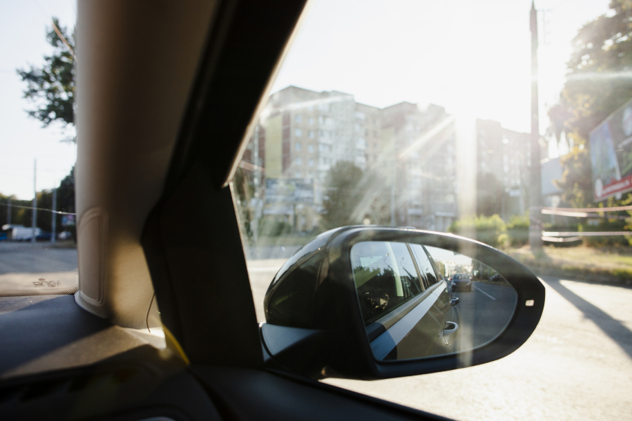 neighborhood-view-from-lateral-window-car