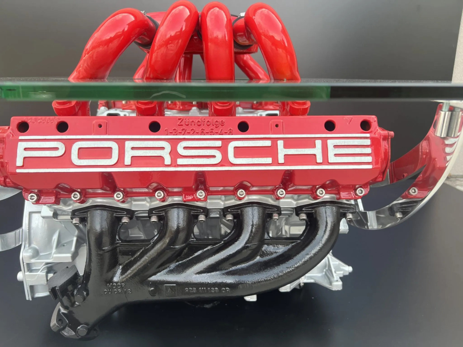 Σε δημοπρασία: Τραπεζάκι σαλονιού Porsche M28 V8!