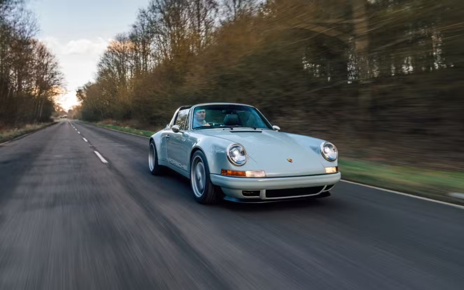 Porsche 911 Targa: Η Theon Design αποκαλύπτει restomod με 403 ίππους