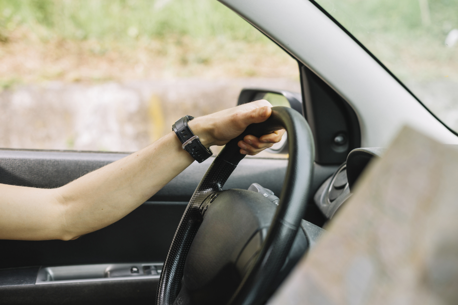 co-pilot-with-map-car