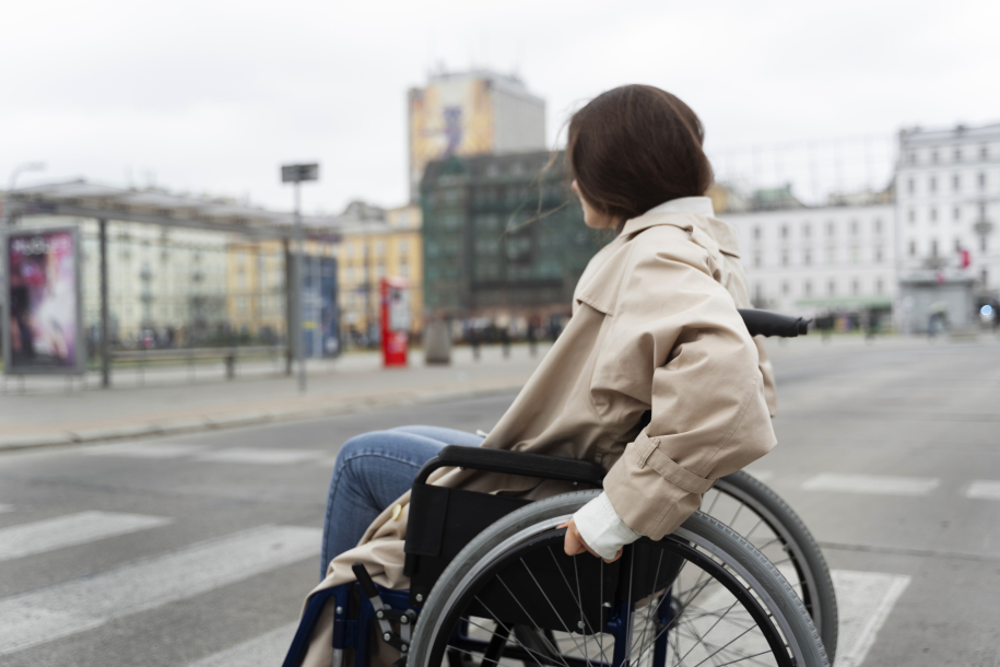 disabled-person-travelling-city (1)