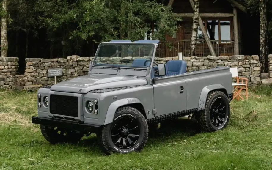 Lando Noris: Έβαλε φούρνο για πίτσα στο Land Rover Defender του