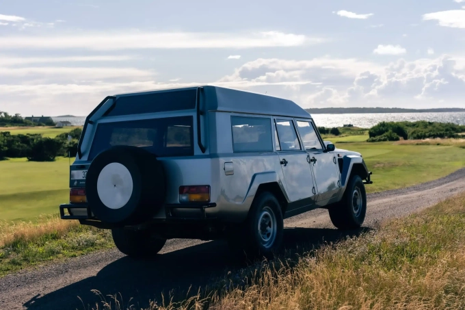 Lamborghini LM002