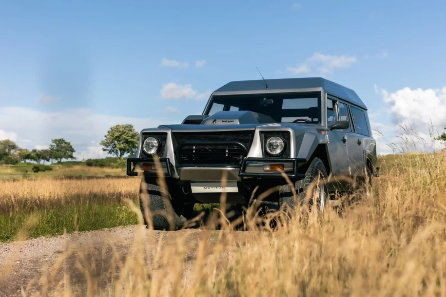 Lamborghini LM002: Το πρώτο πολυτελές SUV στην ιστορία