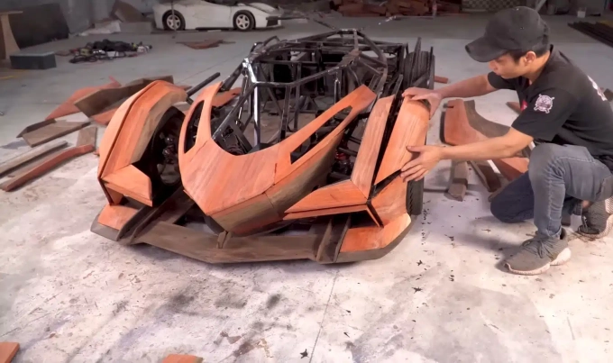 lamborghini-carved-from-wood