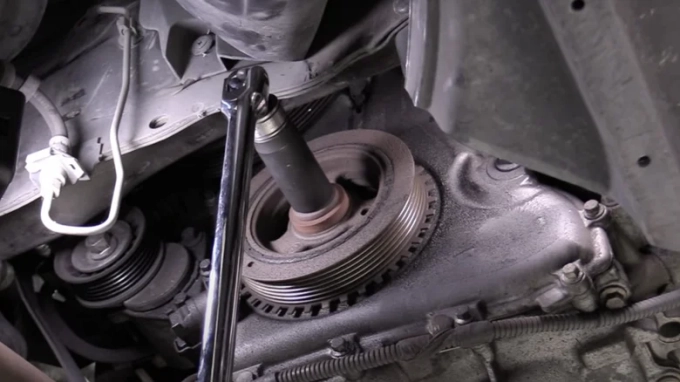 you-can-try-turning-your-engine-by-hand