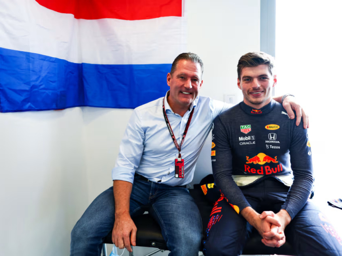 F1 – Verstappen για Red Bull: «Δεν θα είμαστε φαβορί το 2025»